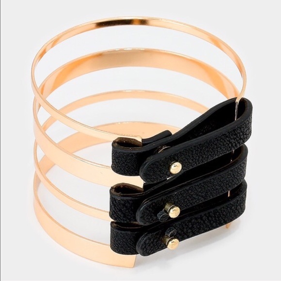 Farah Jewelry Black and Gold Cuff - Picture 3 of 5